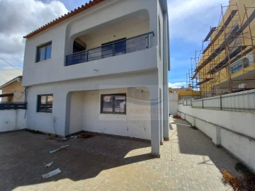 Moradia T5 para Venda em Amora