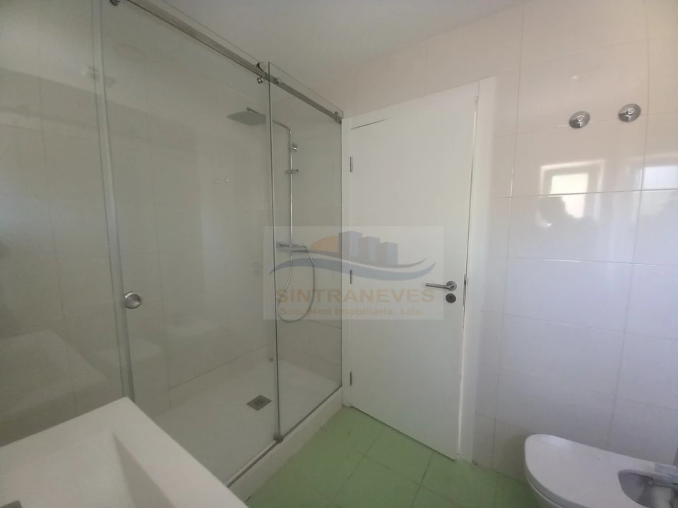 Apartamento T4 para Venda em Castanheira do Ribatejo e Cachoeiras Foto 27