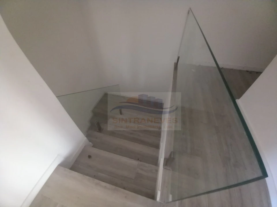 Apartamento T4 para Venda em Castanheira do Ribatejo e Cachoeiras Foto 28