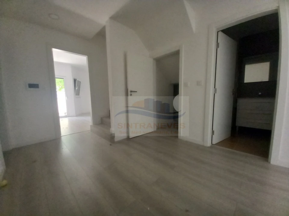 Apartamento T4 para Venda em Castanheira do Ribatejo e Cachoeiras Foto 34