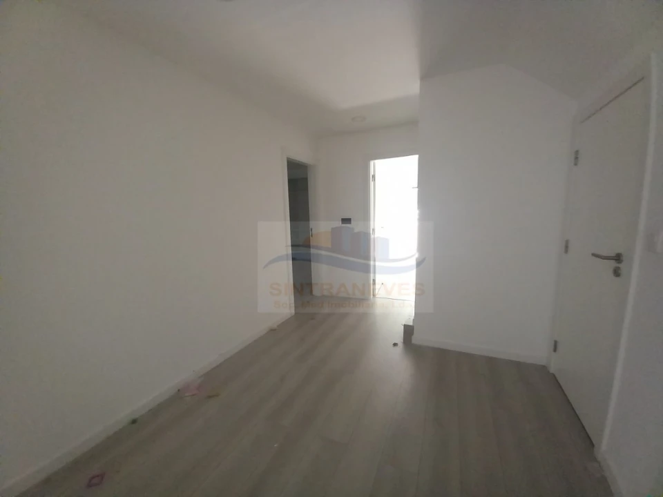 Apartamento T4 para Venda em Castanheira do Ribatejo e Cachoeiras Foto 36