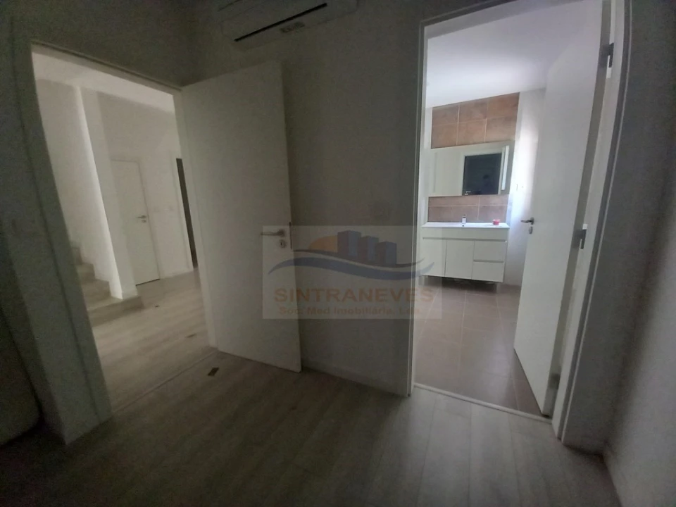 Apartamento T4 para Venda em Castanheira do Ribatejo e Cachoeiras Foto 40