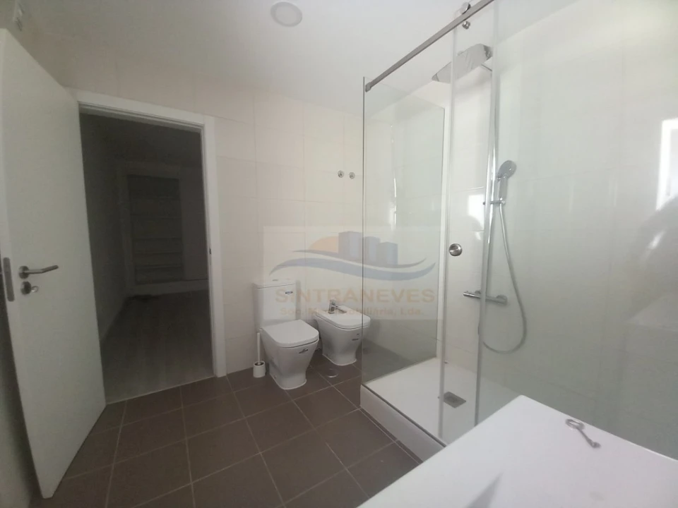 Apartamento T4 para Venda em Castanheira do Ribatejo e Cachoeiras Foto 42