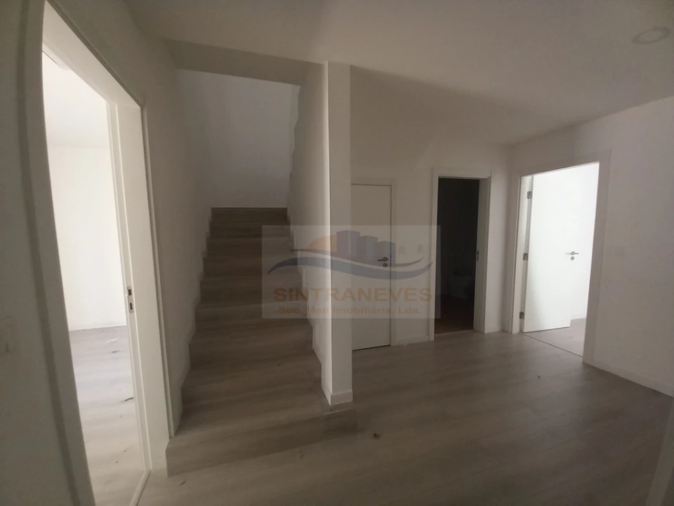 Apartamento T4 para Venda em Castanheira do Ribatejo e Cachoeiras Foto 44