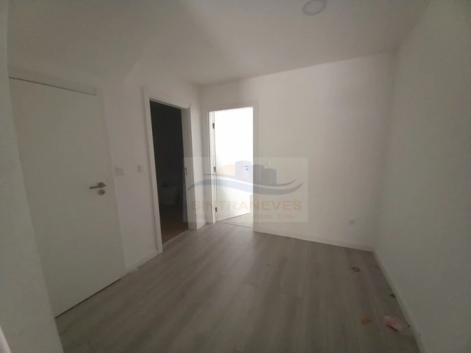 Apartamento T4 para Venda em Castanheira do Ribatejo e Cachoeiras Foto 29