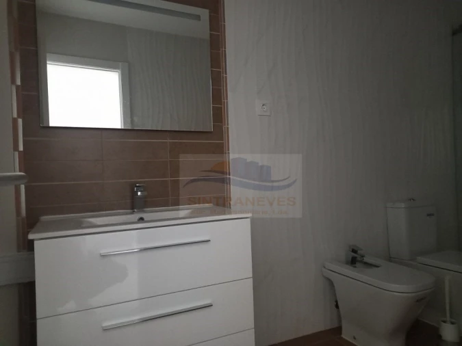 Apartamento T4 para Venda em Castanheira do Ribatejo e Cachoeiras Foto 32