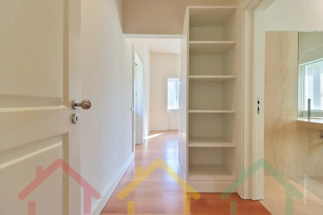 Apartamento T2 para Venda em Paranhos Foto 10