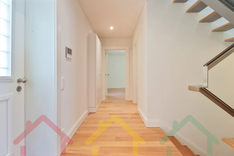 Apartamento T2 para Venda em Paranhos Foto 3