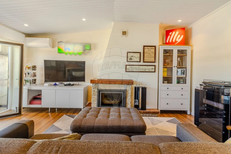 Apartamento T3 para Venda em Milheiros de Poiares Foto 10