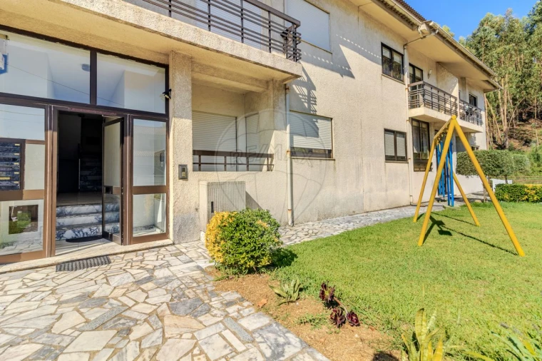 Apartamento T3 para Venda em Milheiros de Poiares Foto 25