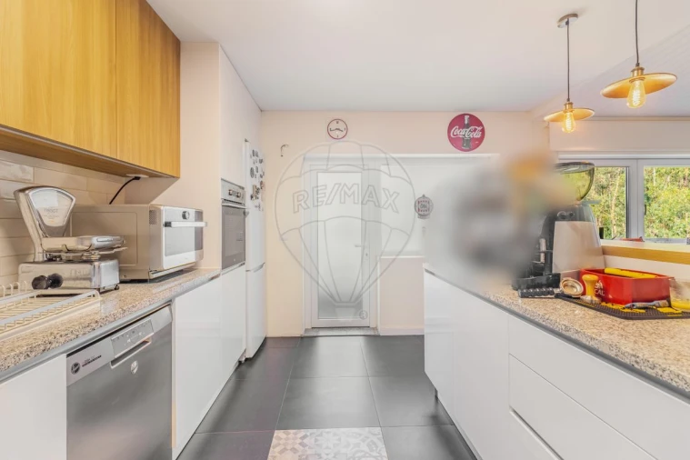 Apartamento T3 para Venda em Milheiros de Poiares Foto 6