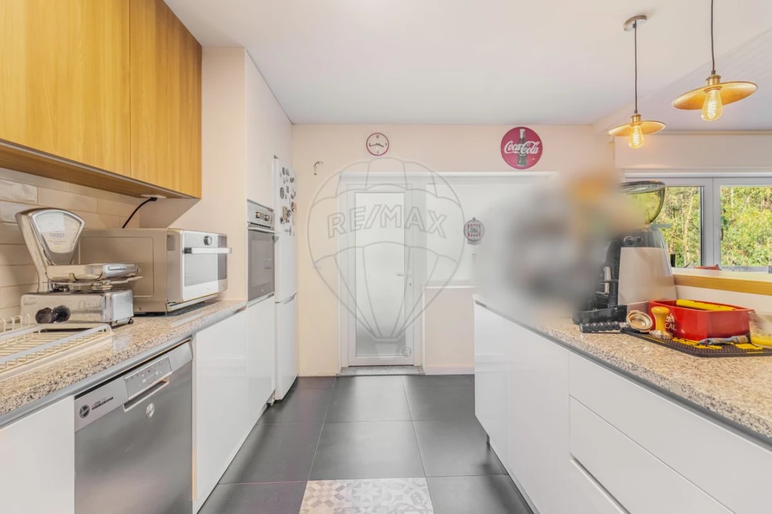 Apartamento T3 para Venda em Milheiros de Poiares Foto 6