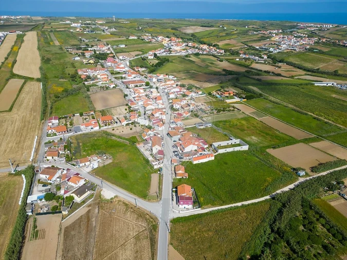 Moradia T2 para Venda em São Pedro da Cadeira Foto 8