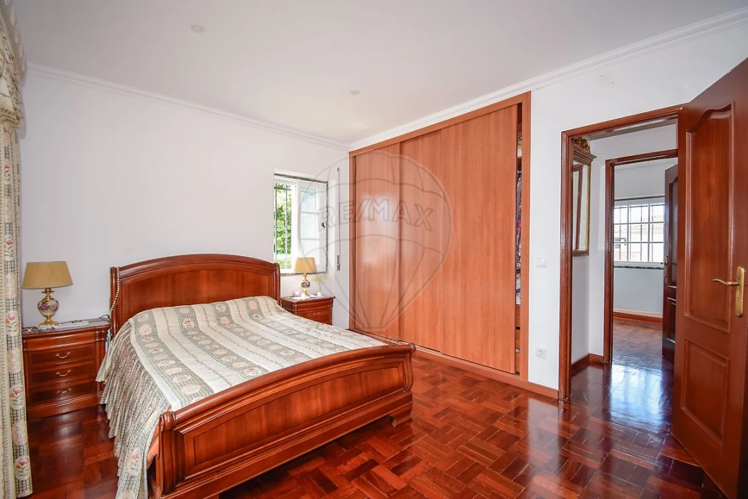 Moradia T5 para Venda em Algueirão-Mem Martins Foto 22