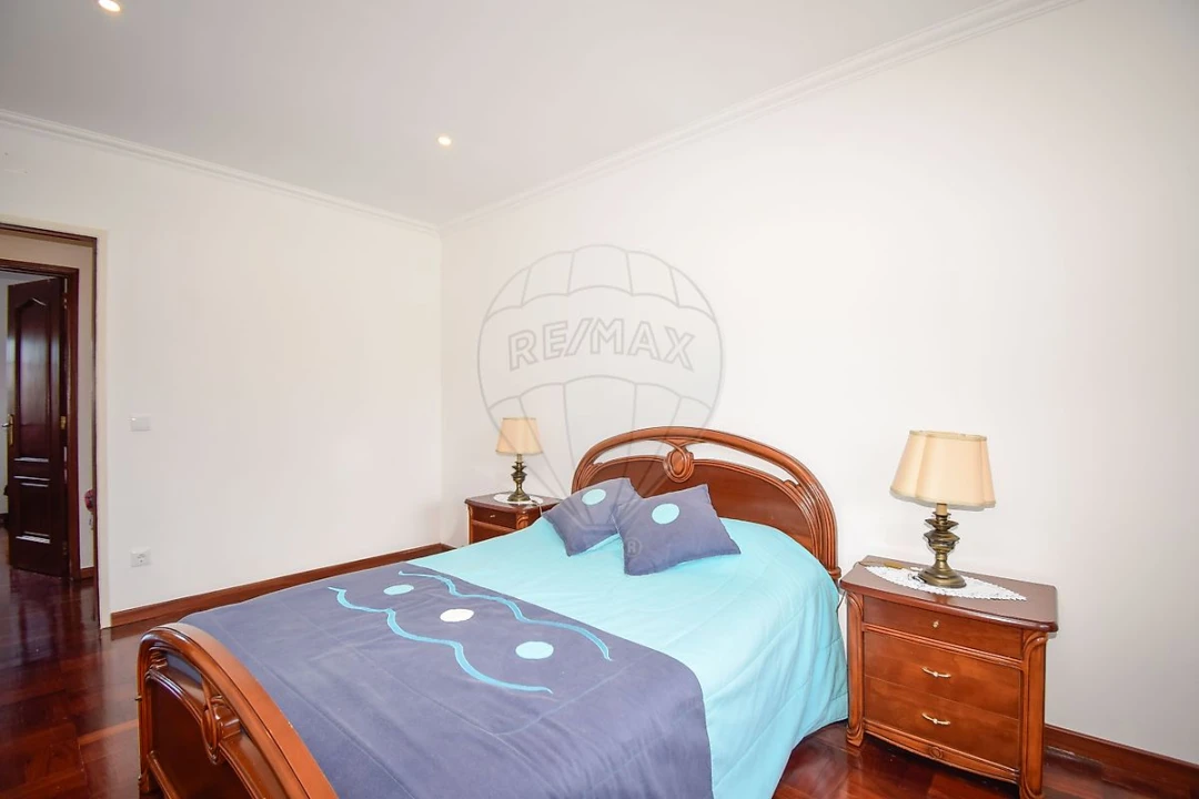 Moradia T5 para Venda em Algueirão-Mem Martins Foto 18