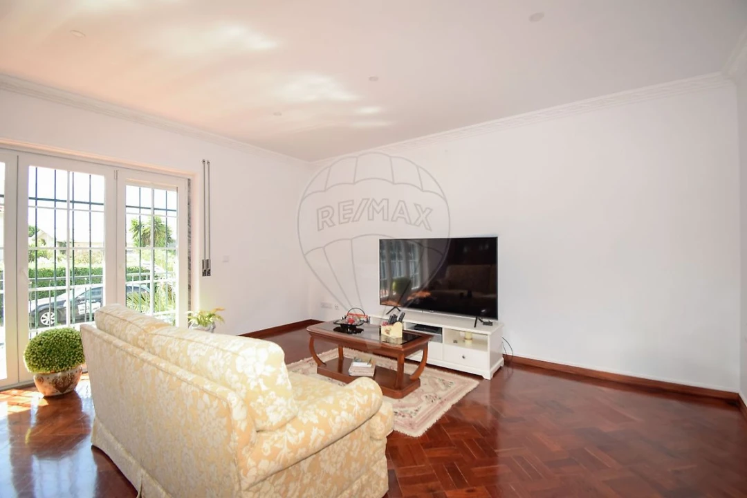 Moradia T5 para Venda em Algueirão-Mem Martins Foto 10