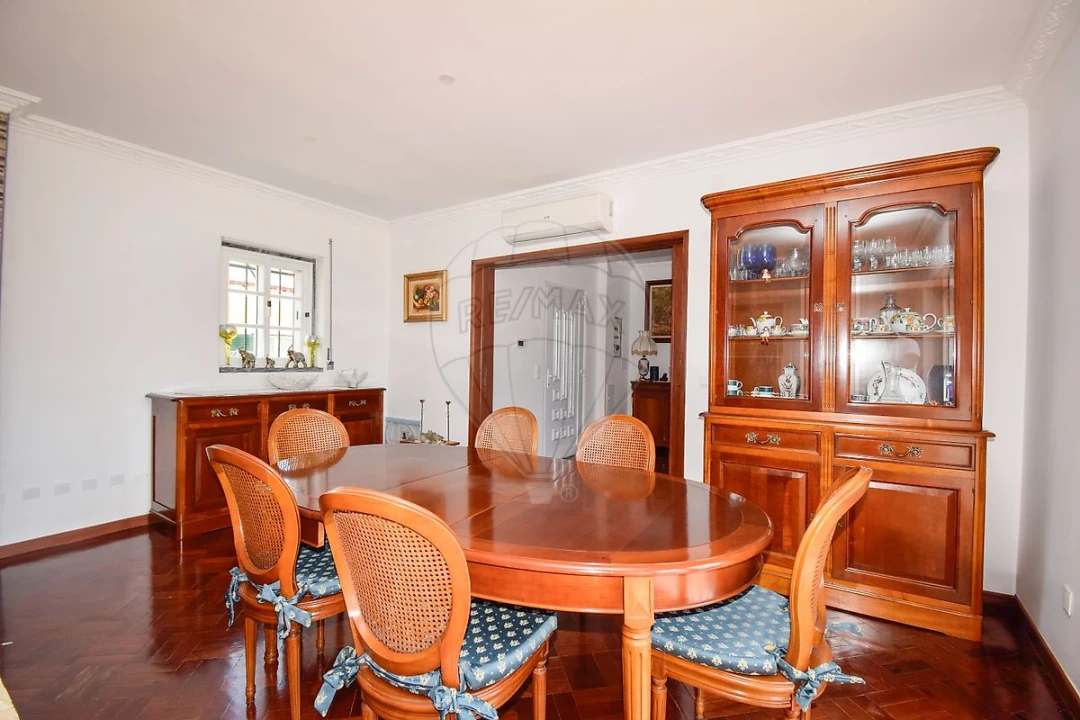 Moradia T5 para Venda em Algueirão-Mem Martins Foto 11