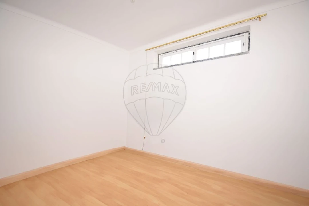 Moradia T5 para Venda em Algueirão-Mem Martins Foto 36