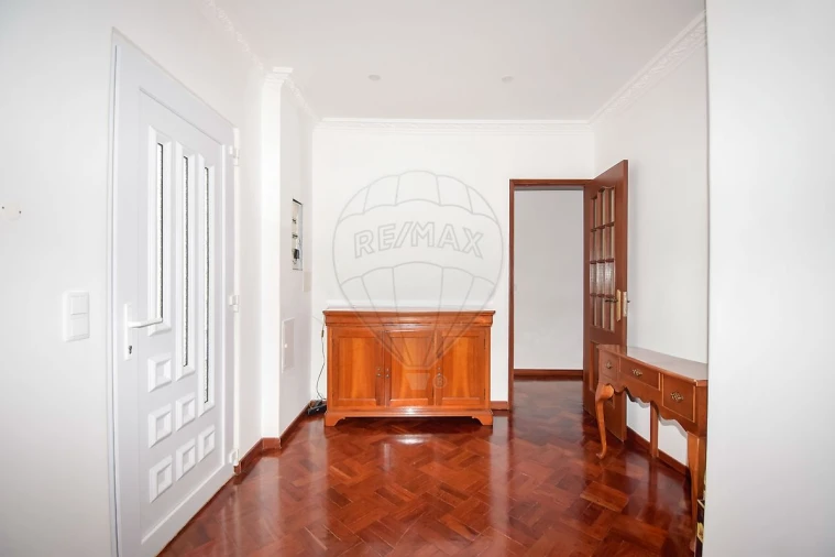 Moradia T5 para Venda em Algueirão-Mem Martins Foto 6