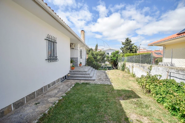 Moradia T5 para Venda em Algueirão-Mem Martins Foto 37