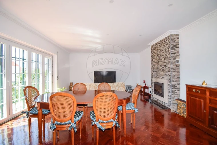 Moradia T5 para Venda em Algueirão-Mem Martins Foto 8