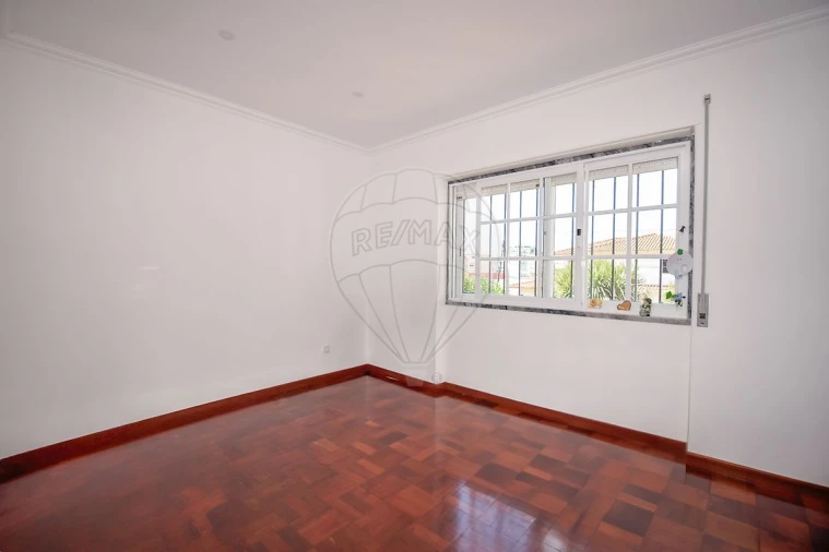 Moradia T5 para Venda em Algueirão-Mem Martins Foto 30