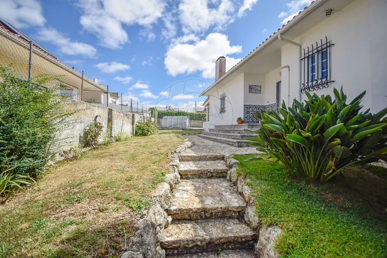 Moradia T5 para Venda em Algueirão-Mem Martins Foto 45