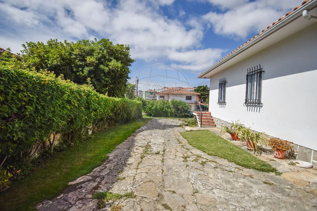 Moradia T5 para Venda em Algueirão-Mem Martins Foto 47