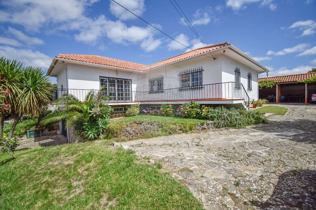 Moradia T5 para Venda em Algueirão-Mem Martins Foto 1