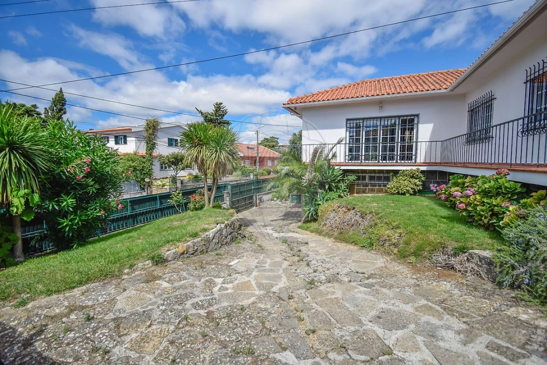 Moradia T5 para Venda em Algueirão-Mem Martins Foto 40