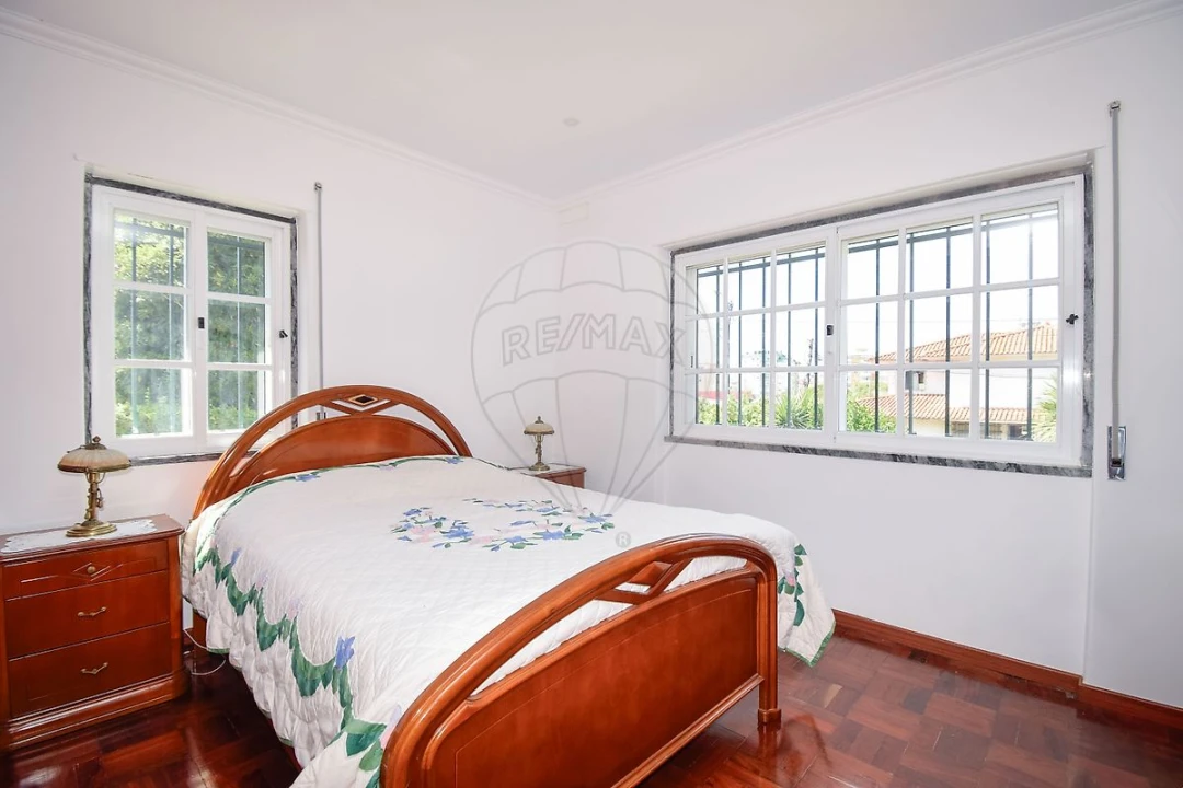 Moradia T5 para Venda em Algueirão-Mem Martins Foto 25