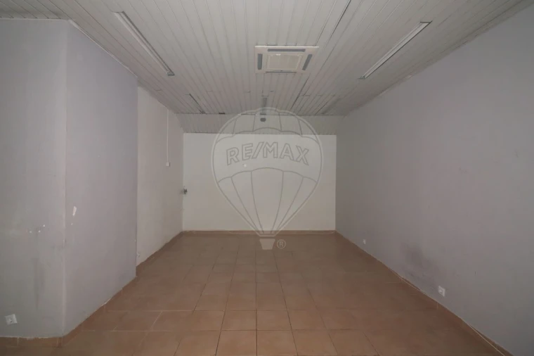 Loja para Arrendamento em Póvoa de Santa Iria e Forte da Casa Foto 3