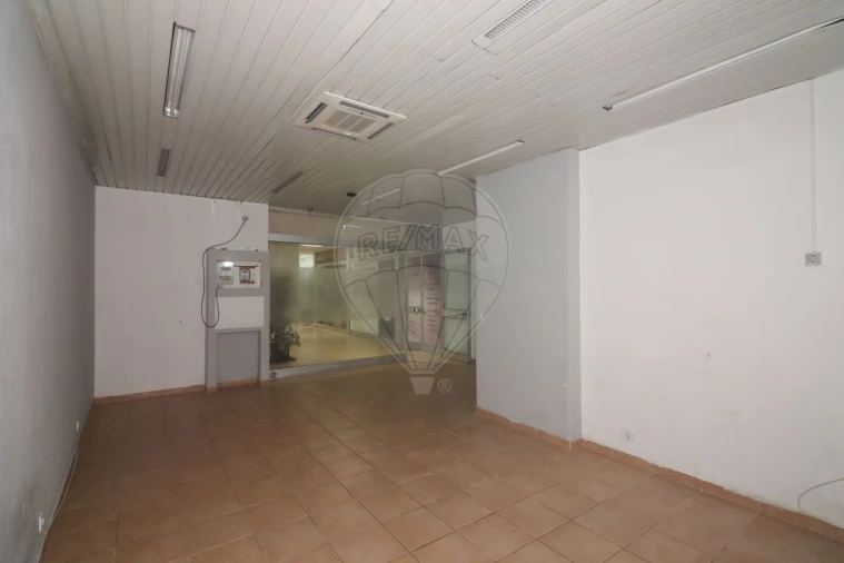 Loja para Arrendamento em Póvoa de Santa Iria e Forte da Casa Foto 5