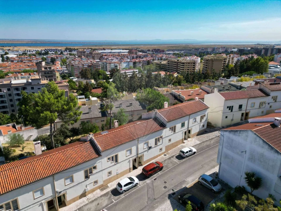 Moradia T3 para Venda em Alverca do Ribatejo e Sobralinho Foto 1