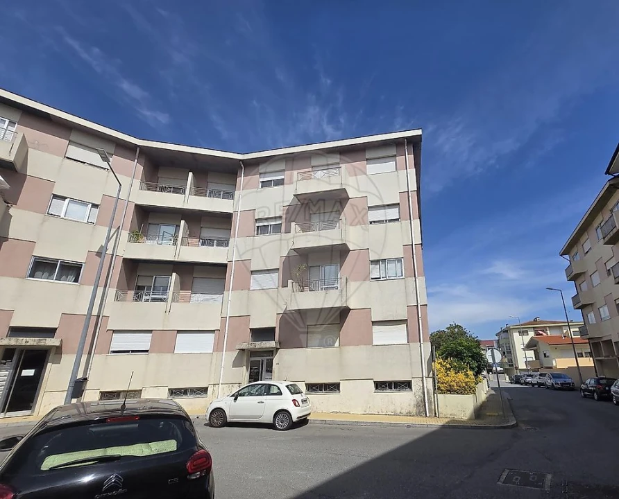 Apartamento T3 para Arrendamento em Ermesinde Foto 1