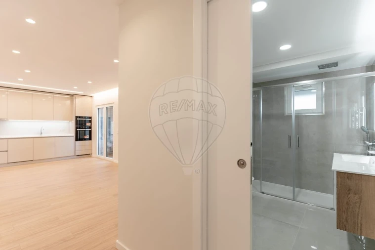 Apartamento T2 para Venda em Sacavém e Prior Velho Foto 13