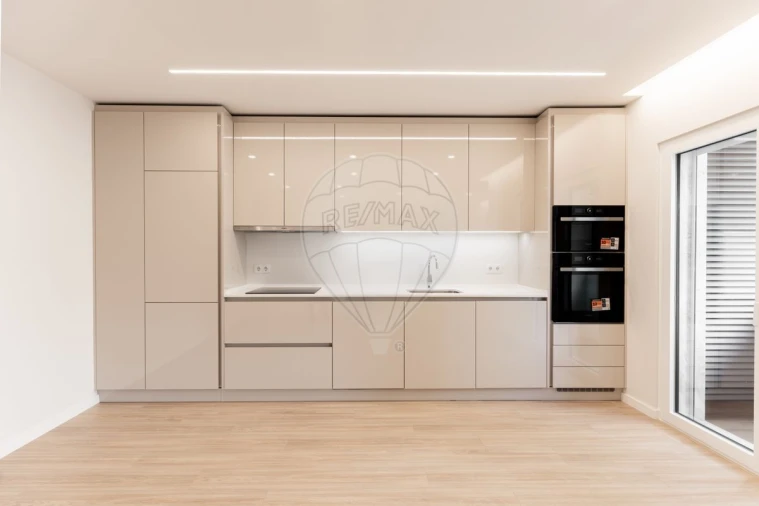 Apartamento T2 para Venda em Sacavém e Prior Velho Foto 7