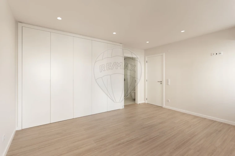 Apartamento T2 para Venda em Sacavém e Prior Velho Foto 22