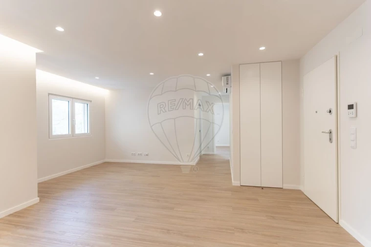 Apartamento T2 para Venda em Sacavém e Prior Velho Foto 26