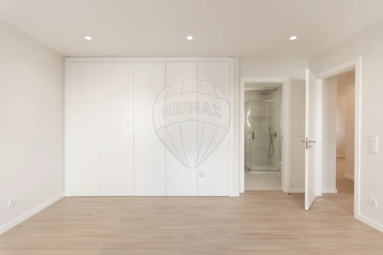 Apartamento T2 para Venda em Sacavém e Prior Velho Foto 18