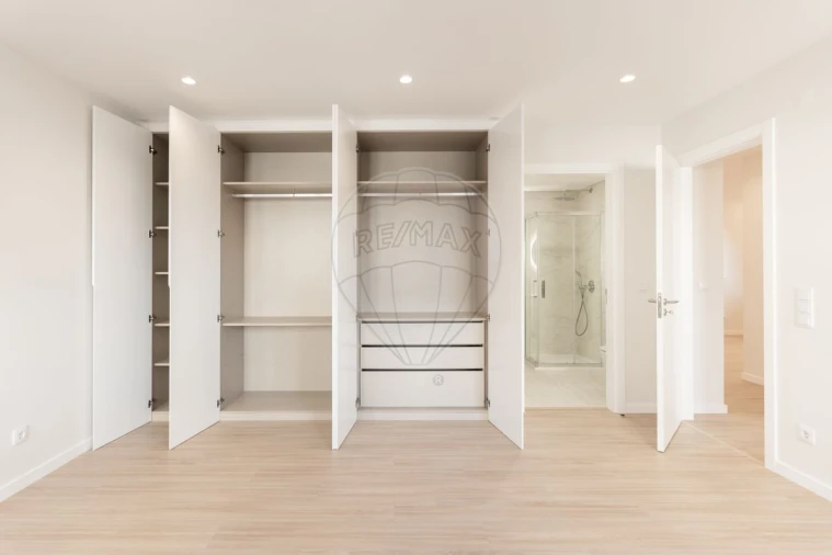 Apartamento T2 para Venda em Sacavém e Prior Velho Foto 19