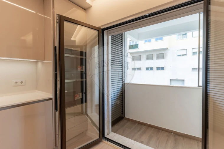 Apartamento T2 para Venda em Sacavém e Prior Velho Foto 10