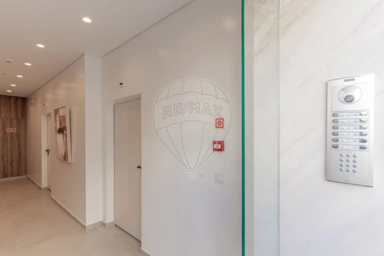 Apartamento T2 para Venda em Sacavém e Prior Velho Foto 27