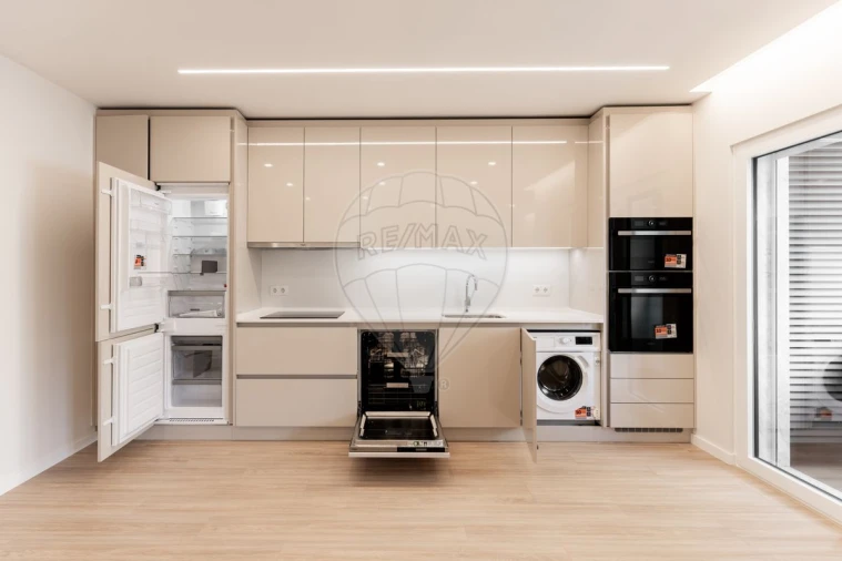 Apartamento T2 para Venda em Sacavém e Prior Velho Foto 8