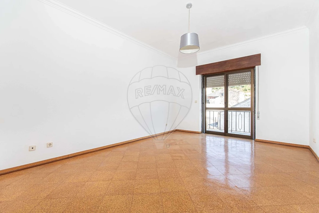 Moradia T3 para Venda em Santiago dos Velhos Foto 6