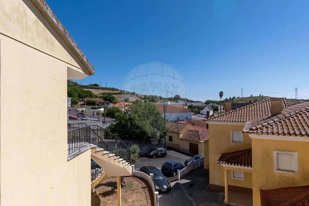 Moradia T3 para Venda em Santiago dos Velhos Foto 22