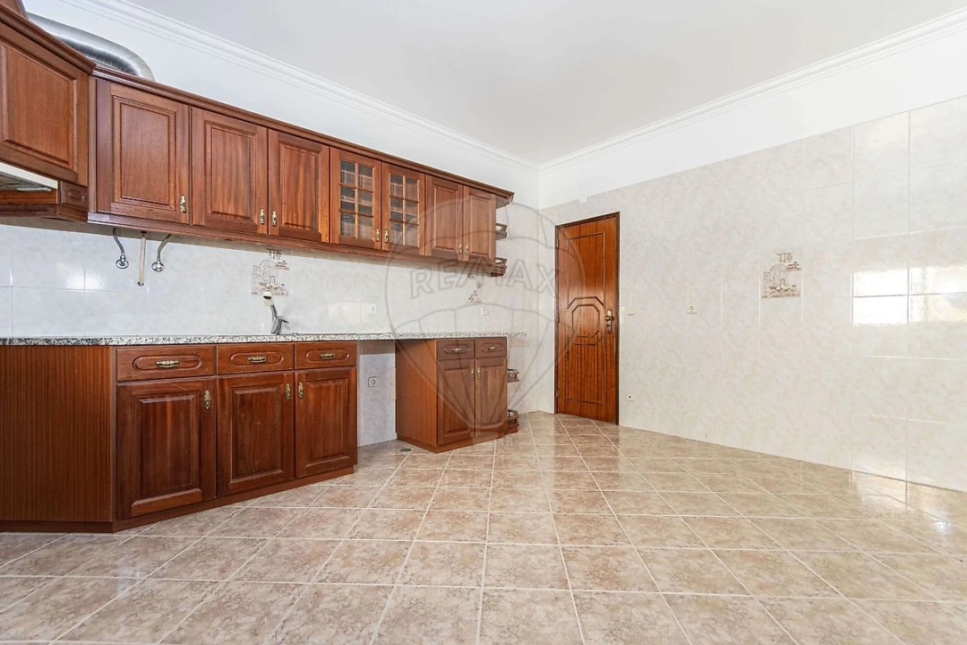 Moradia T3 para Venda em Santiago dos Velhos Foto 2