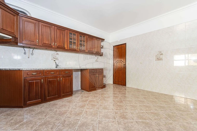 Moradia T3 para Venda em Santiago dos Velhos Foto 2