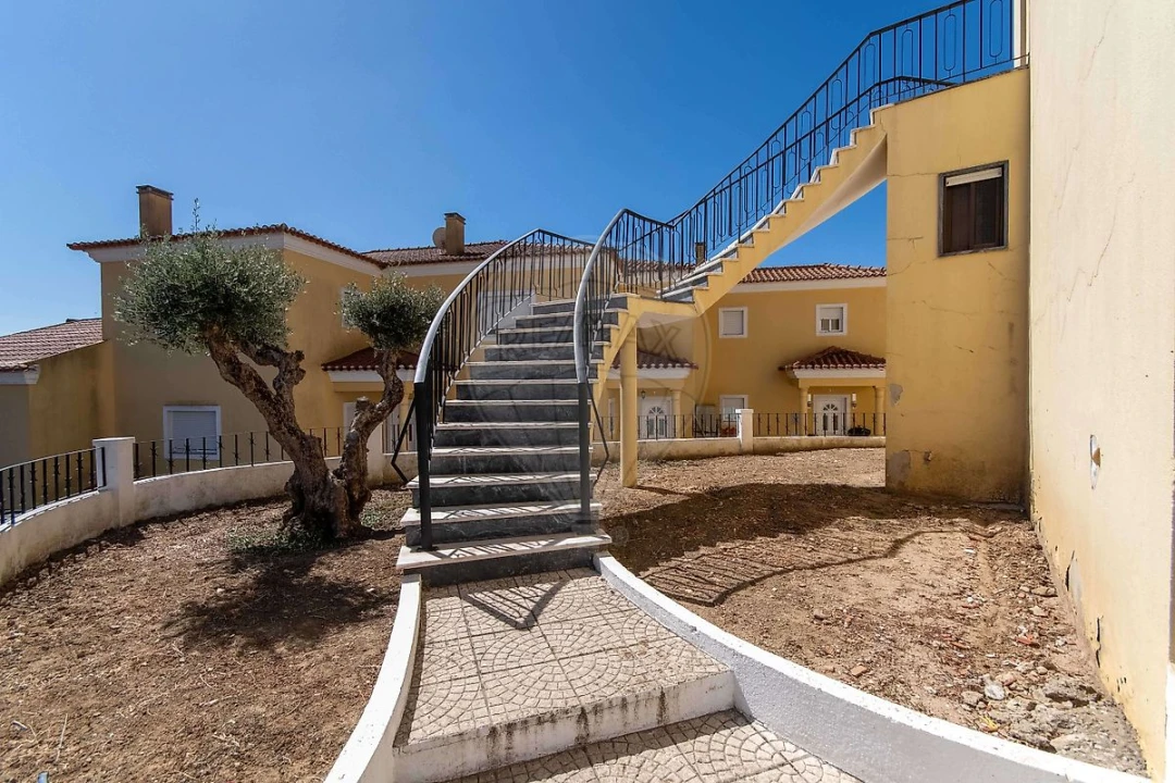 Moradia T3 para Venda em Santiago dos Velhos Foto 18