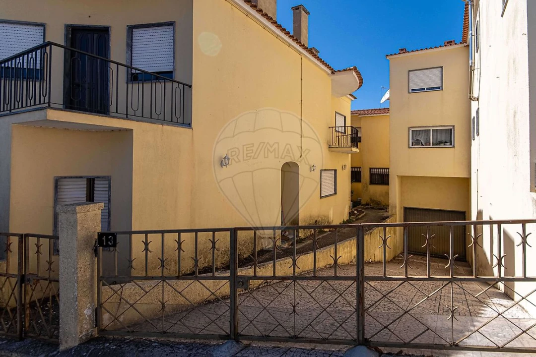 Moradia T3 para Venda em Santiago dos Velhos Foto 23